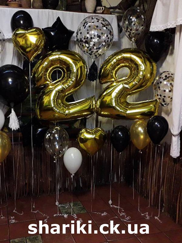 №6.13. Фотозона из шаров на день рождения золото с черным.